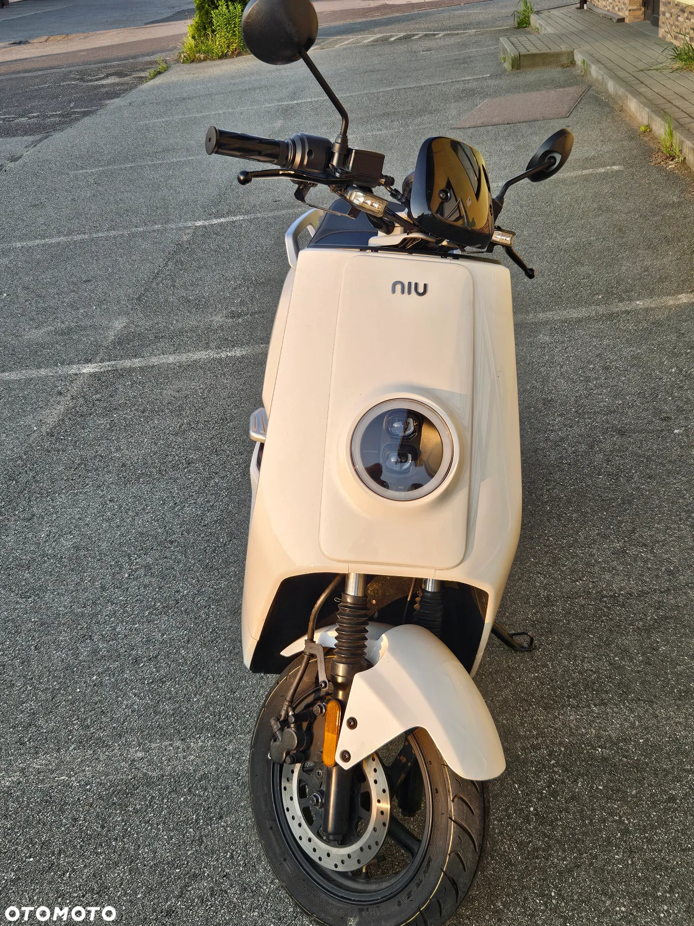 Niu NQI - 9