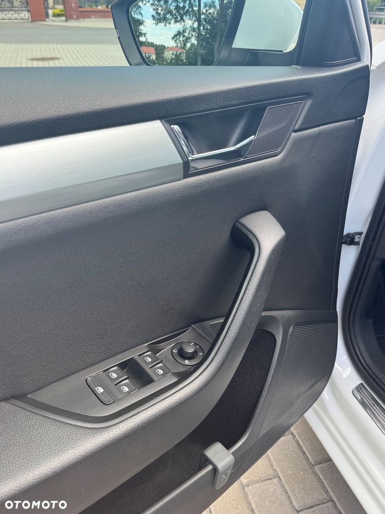 Skoda Superb 1.6 TDI Ambition DSG - 19