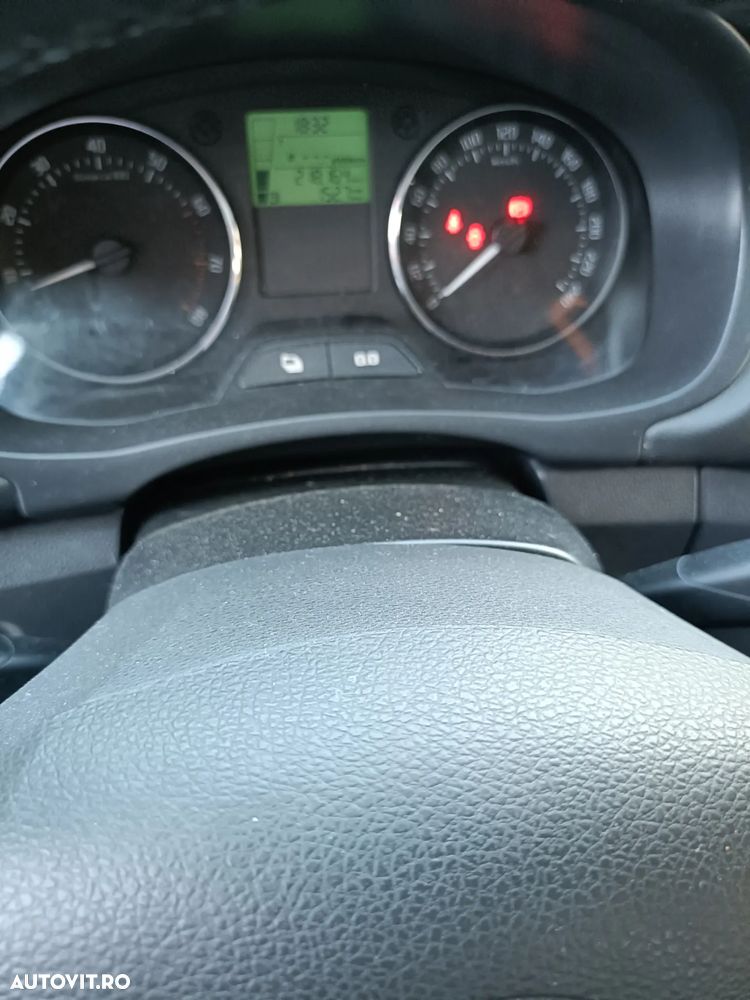 Skoda Roomster 1.2 TSI Scout PLUS EDITION - 2
