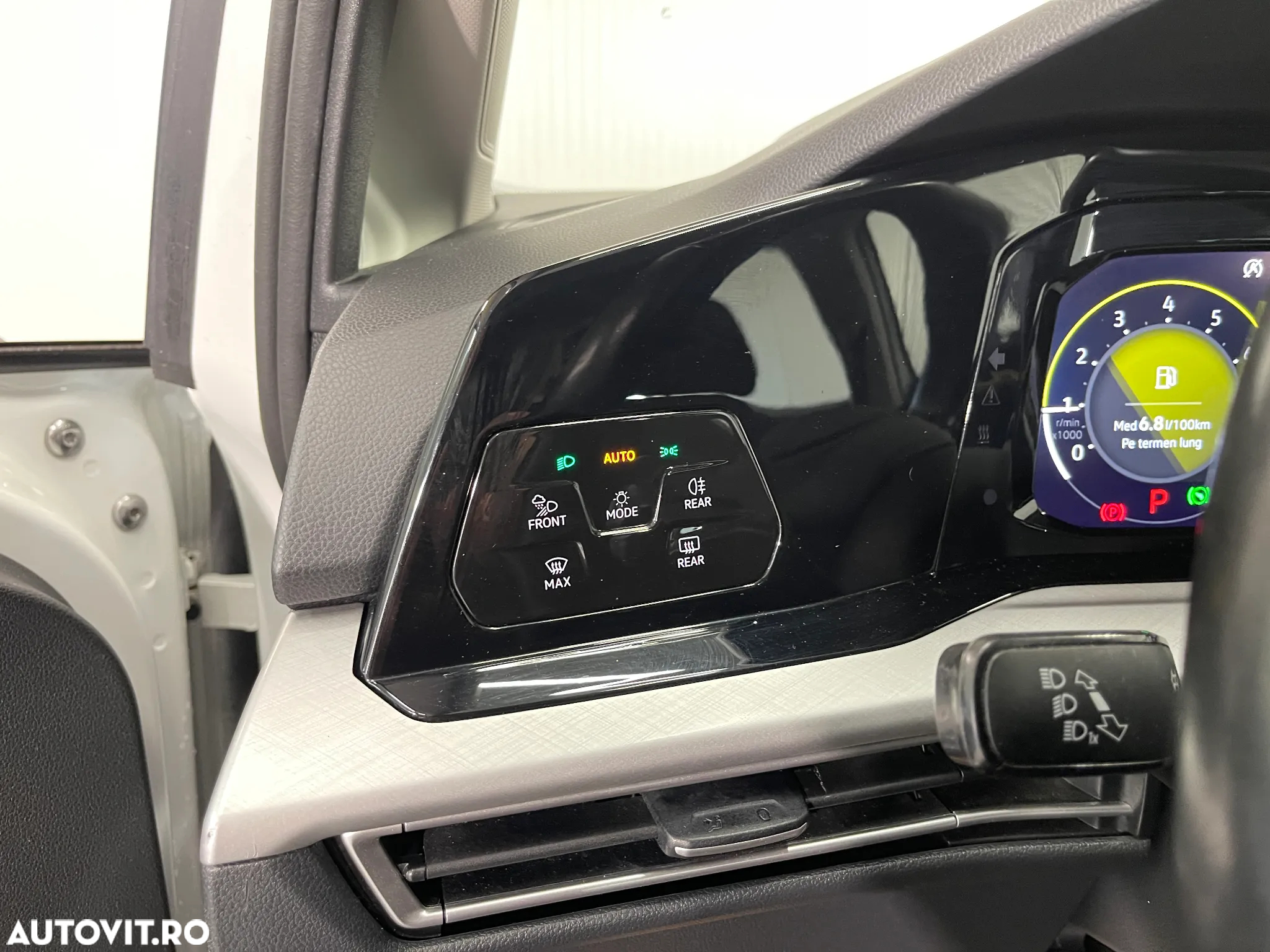 Volkswagen Golf 1.5 eTSI ACT DSG MHEV Life - 19