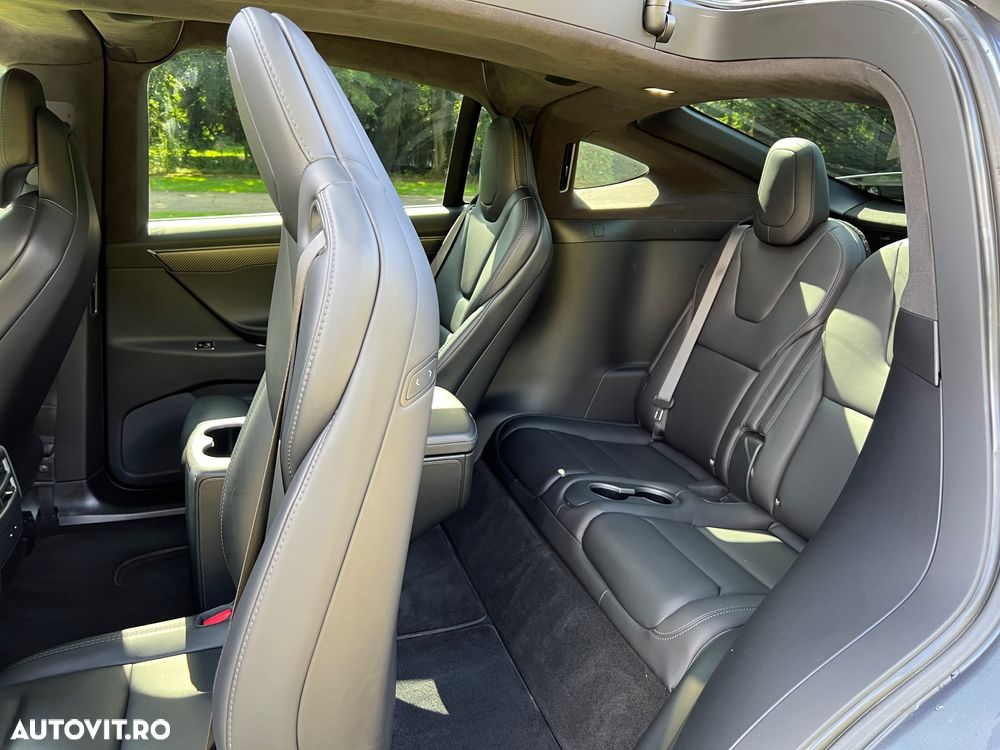 Tesla Model X - 6