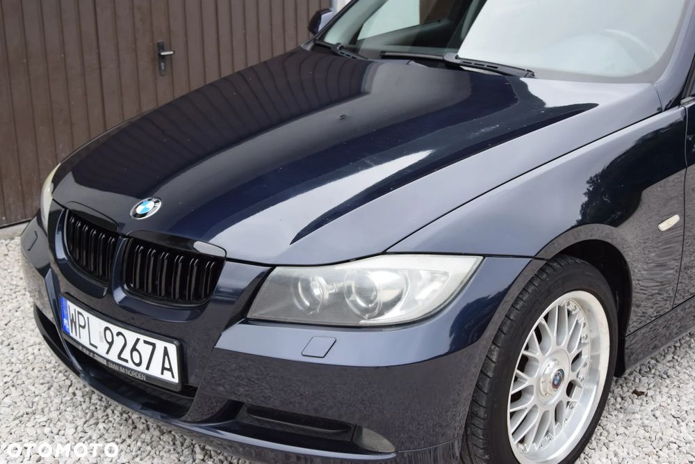 BMW Seria 3 318i - 16
