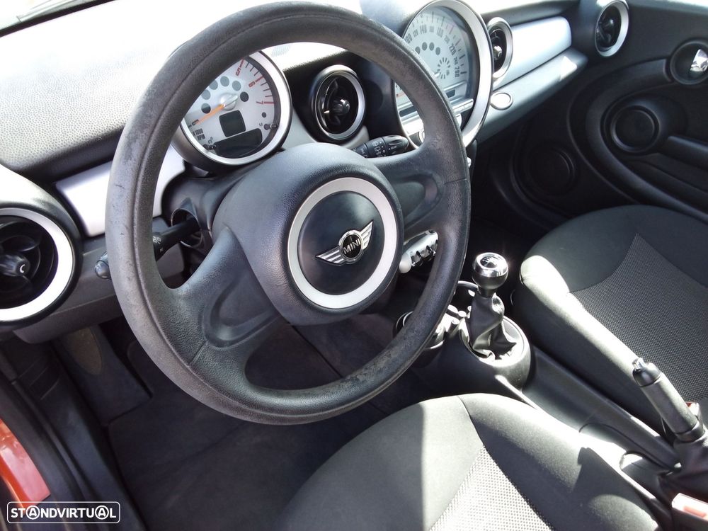 MINI 3 Portas Cooper D - 12