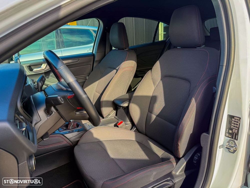 Ford Focus 1.0 EcoBoost ST-Line - 28