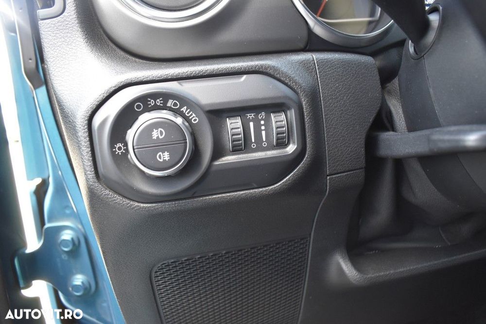 Jeep Wrangler - 33