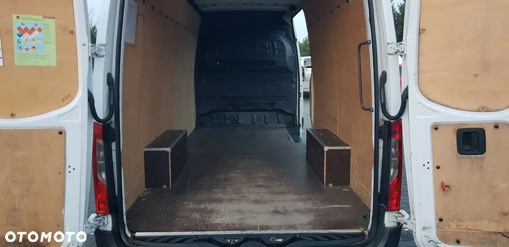Mercedes-Benz Sprinter - 38