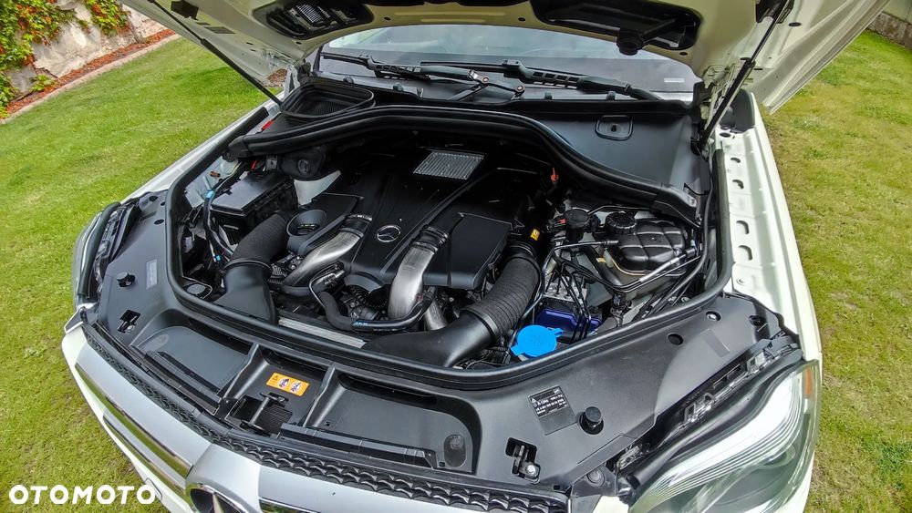 Mercedes-Benz GL 500 4-Matic - 40