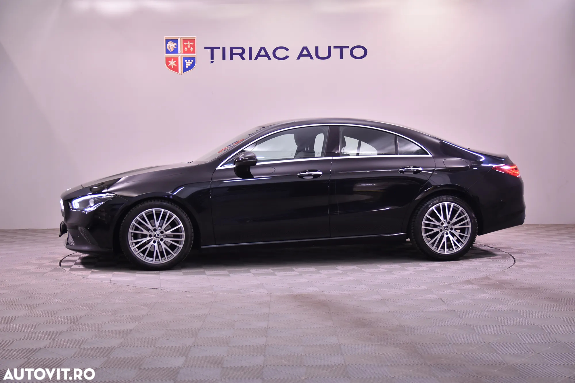 Mercedes-Benz CLA 180 7G-DCT - 2