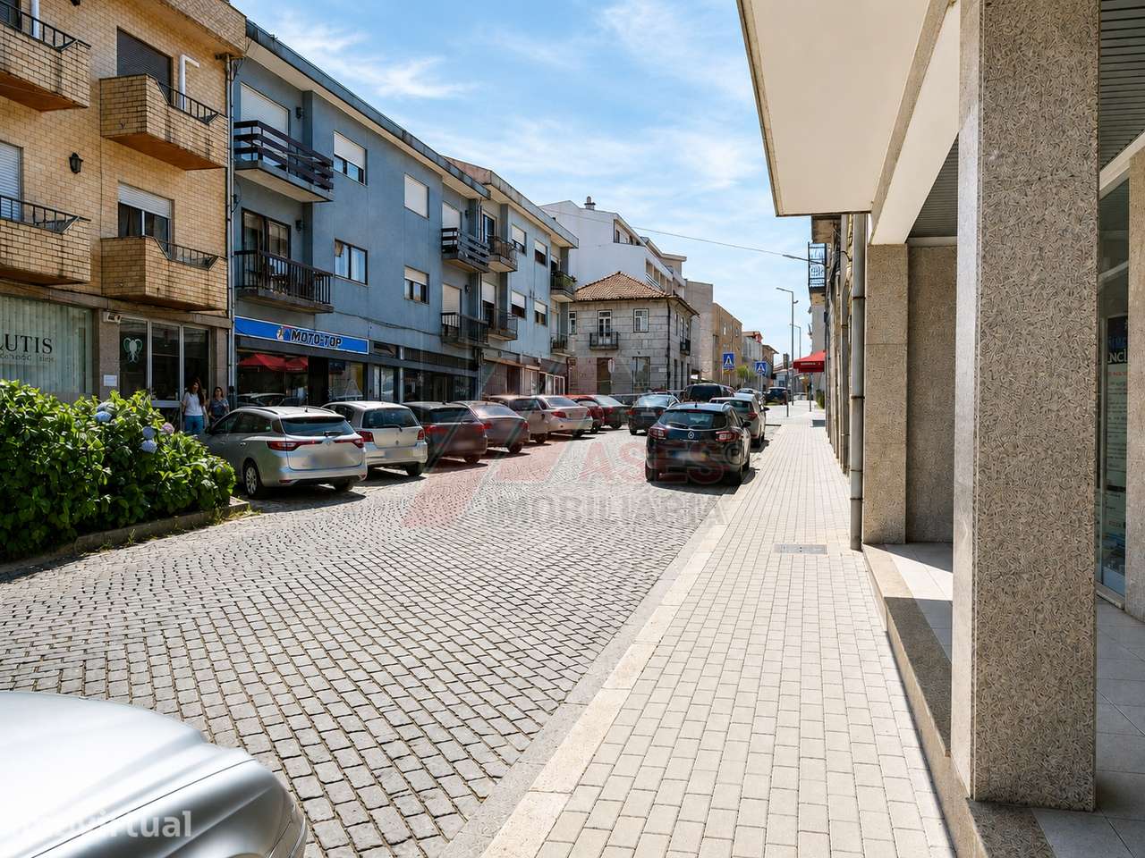 Imóvel Versátil com Potencial Habitacional e Localização Privilegiada - Grande imagem: 3/19