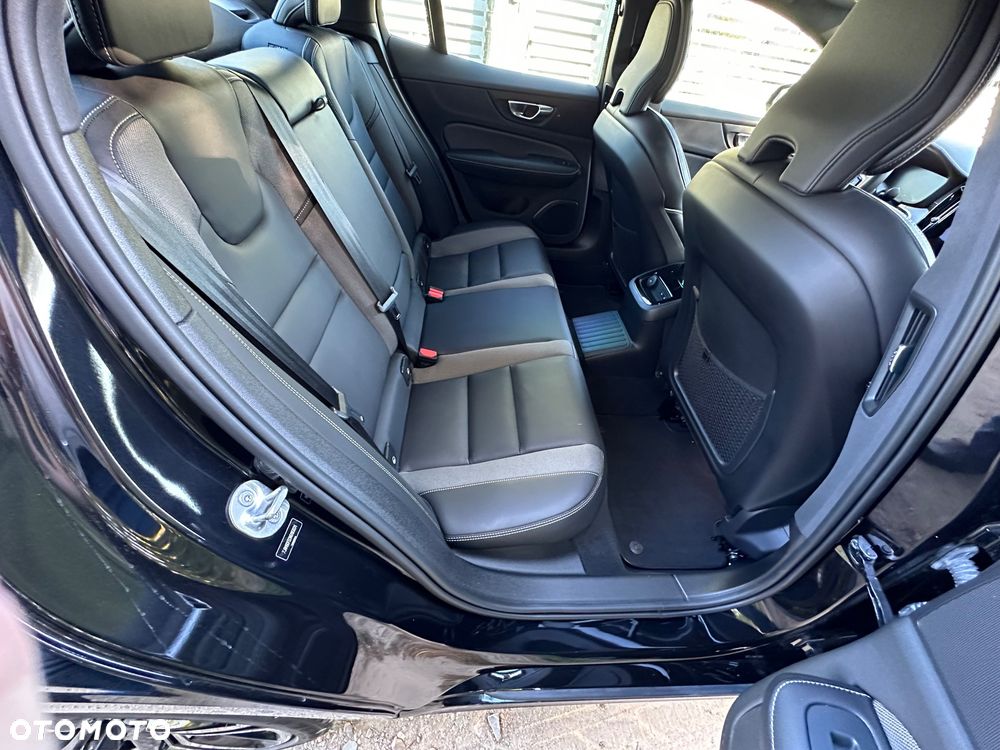 Volvo S60 T8 Recharge AWD Geartronic RDesign - 27
