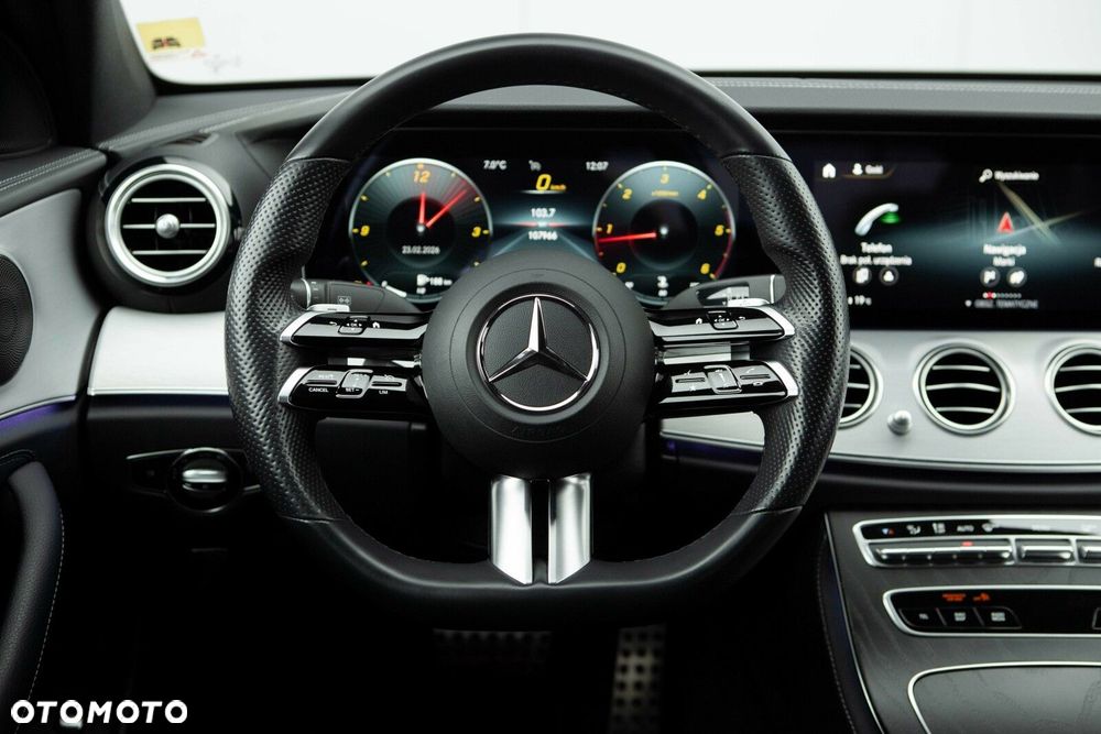 Mercedes-Benz Klasa E - 26