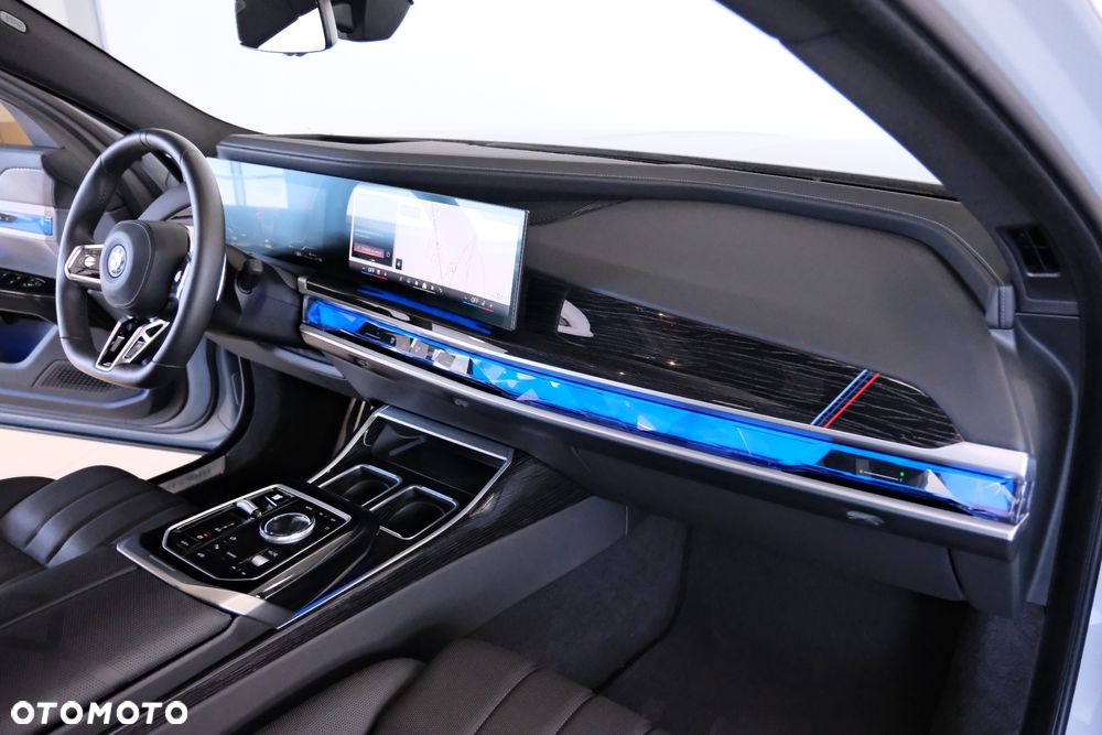 BMW Seria 7 - 35