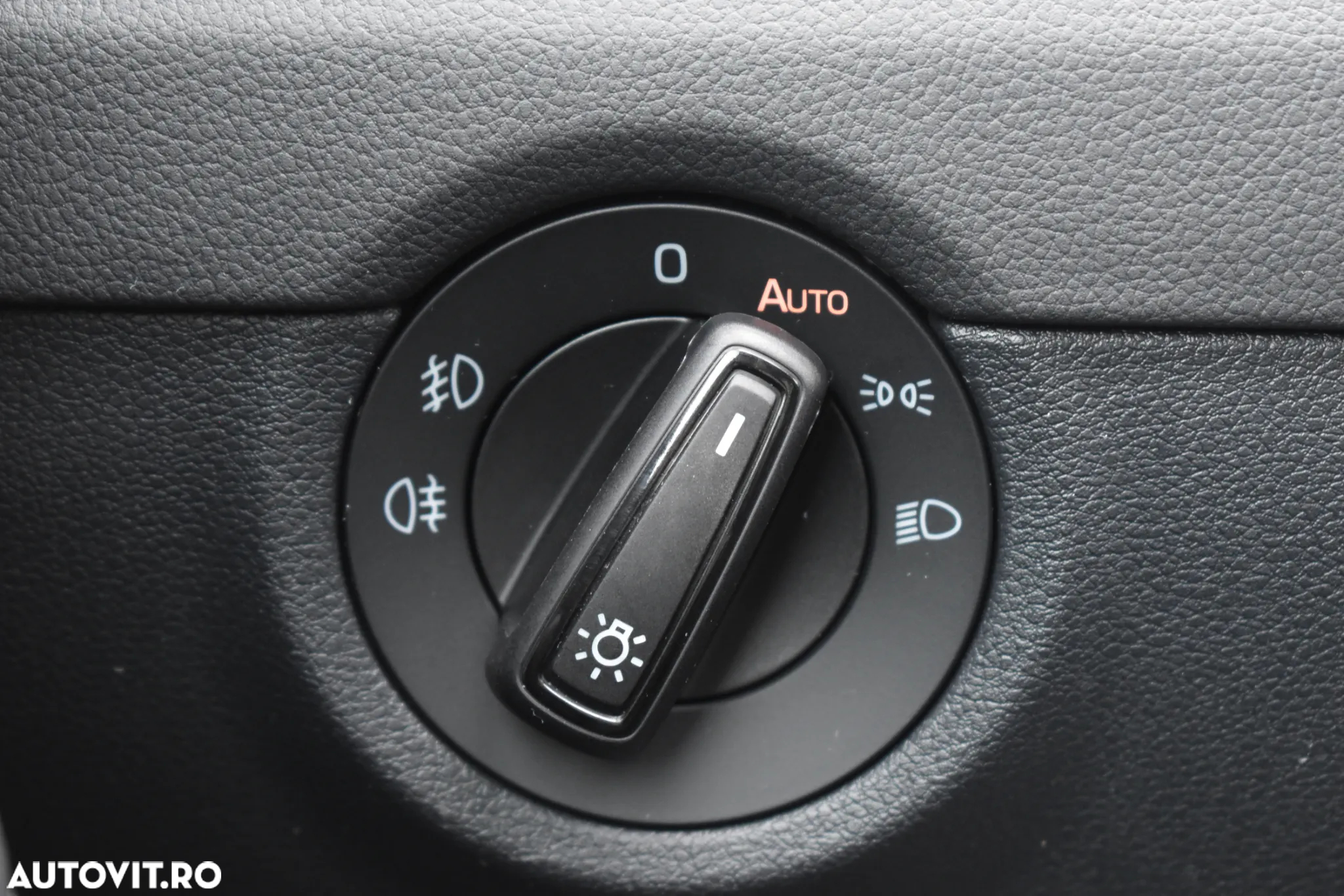 Skoda Octavia 2.0 TDI DSG Ambition - 37