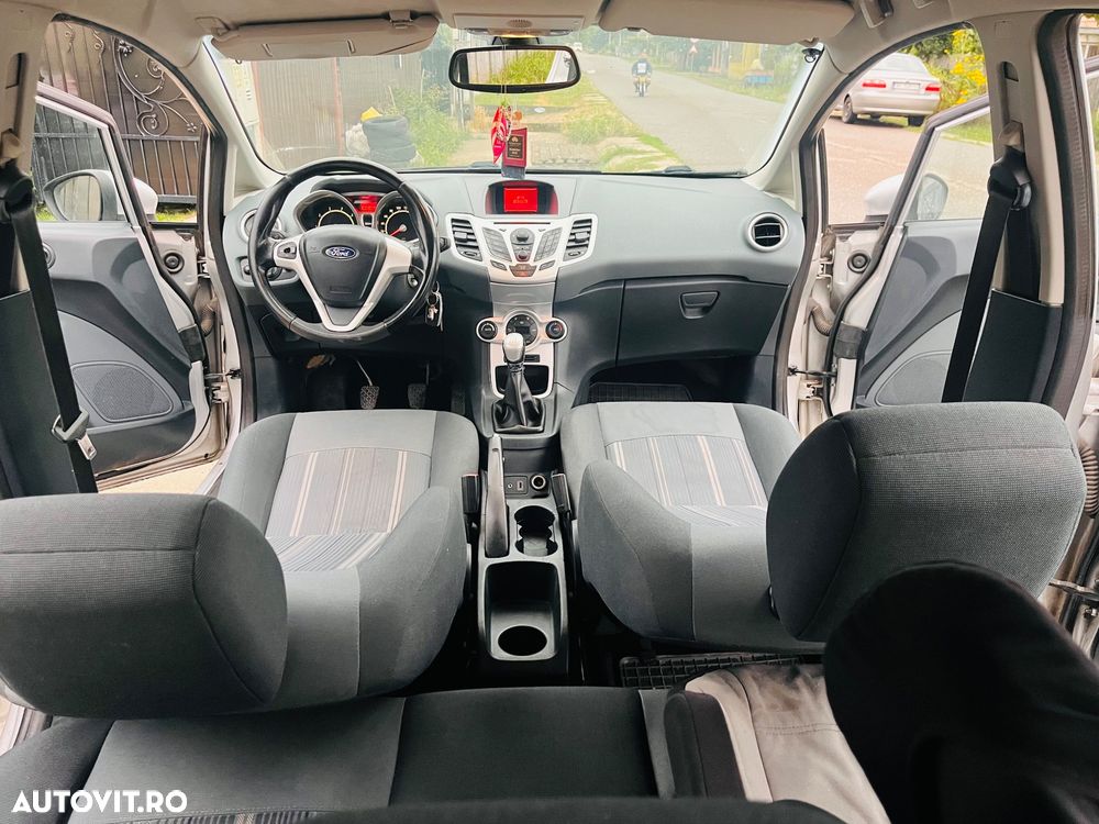 Ford Fiesta 1.25i Ghia - 5