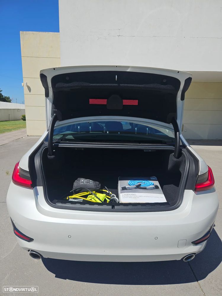 BMW 330 e Corporate Edition Auto - 4