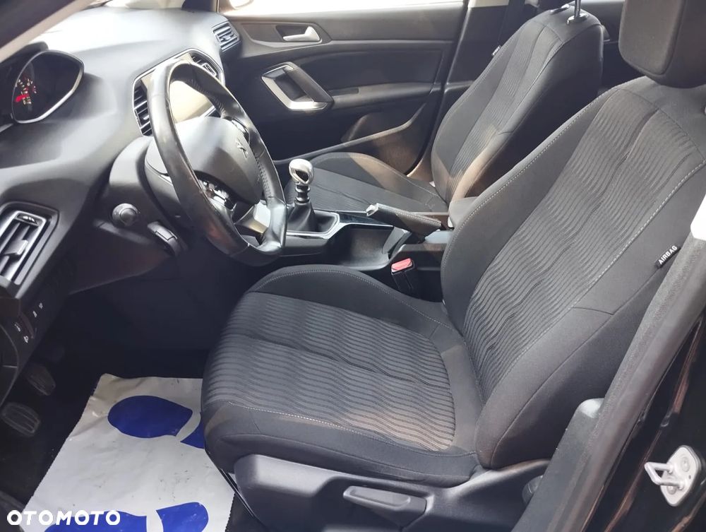 Peugeot 308 PureTech 130 GPF Black Edition - 17