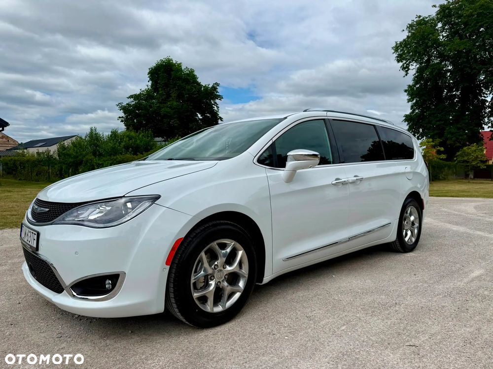 Chrysler Pacifica - 2