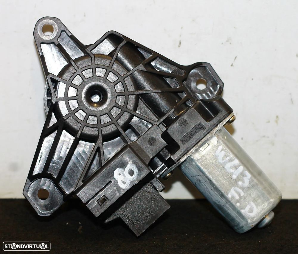 MOTOR ELEVATÓRIO DO VIDRO DIANTEIRO DIREITO MERCEDES W213 - 2
