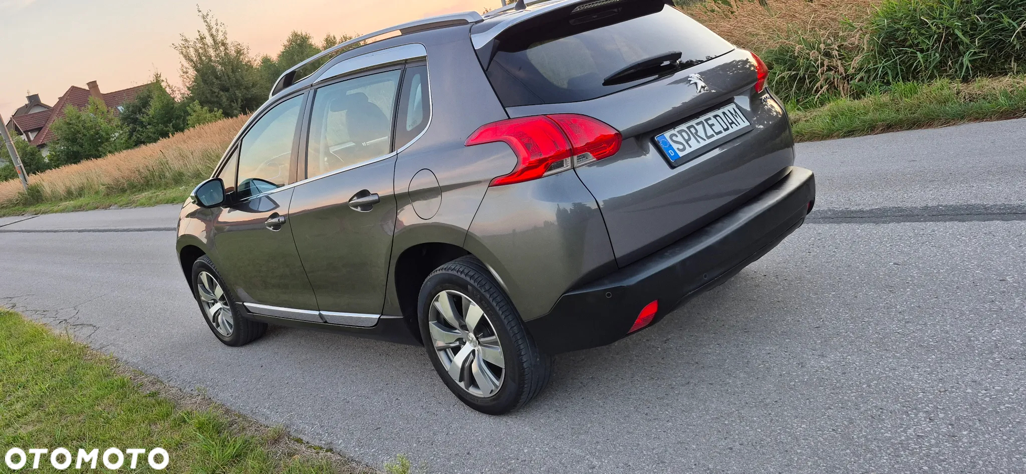 Peugeot 2008 1.6 e-HDi Allure S&S - 36