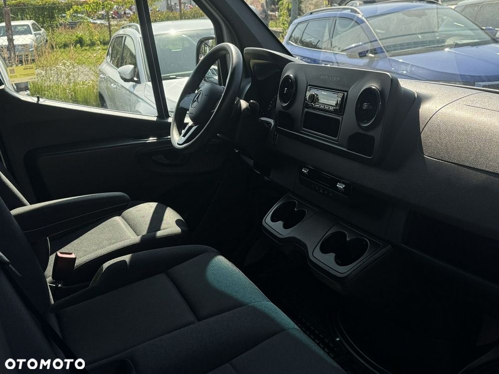 Mercedes-Benz Sprinter - 19