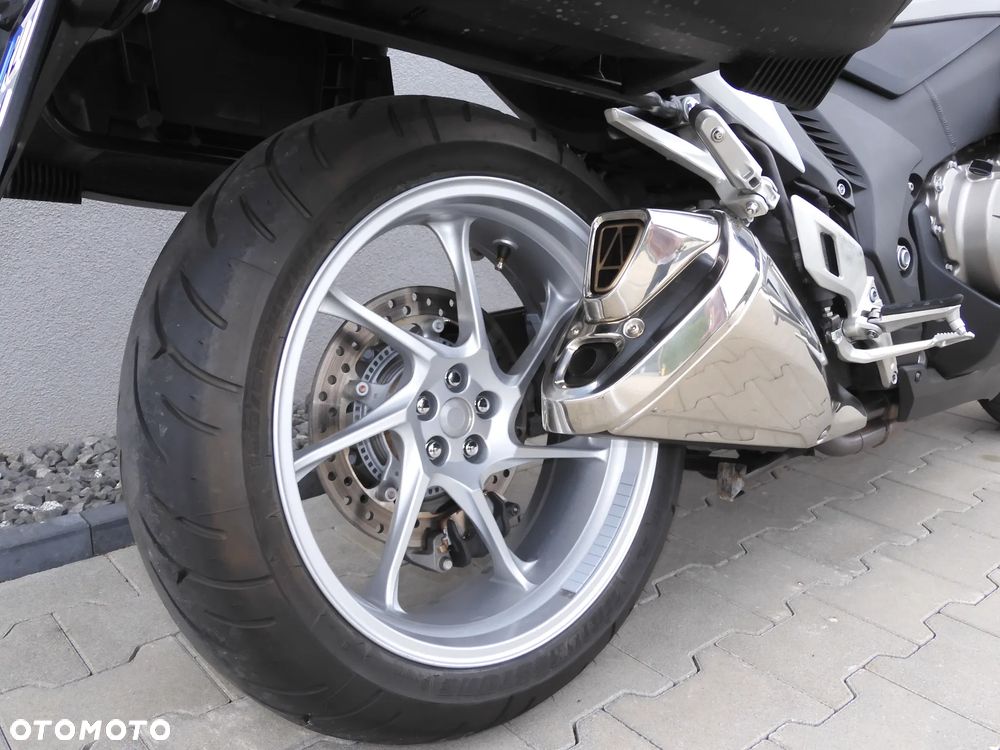 Honda VFR - 15
