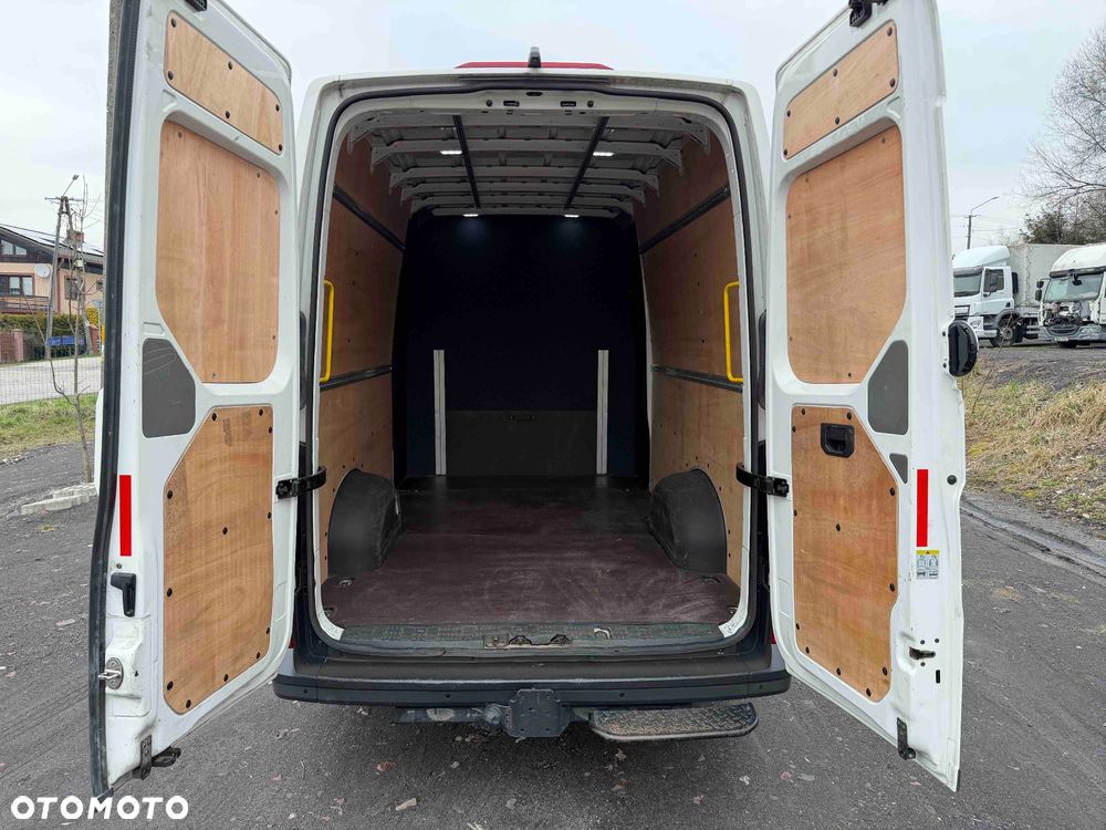 Volkswagen Crafter 7 Osobowy - 11