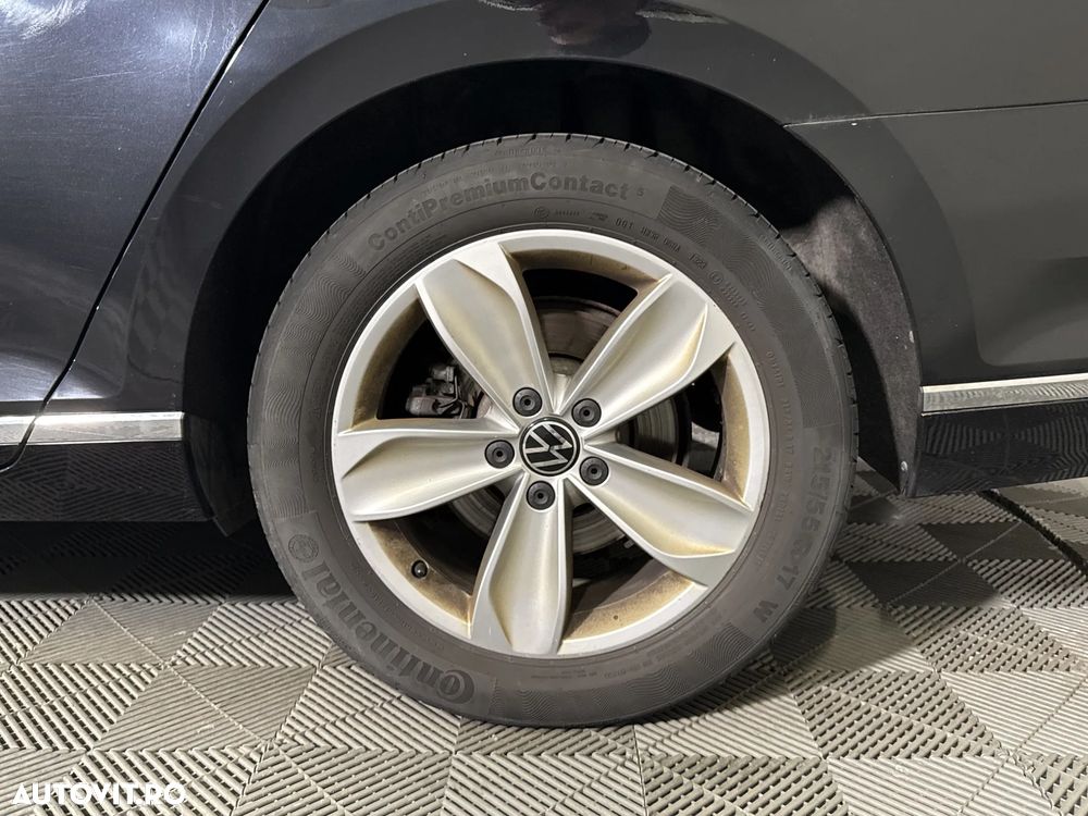 Volkswagen Passat - 14