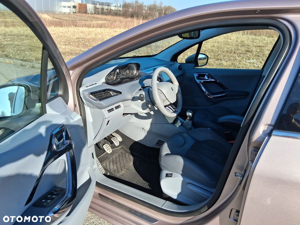 Peugeot 208 e-HDi 92 Stop&Start Style - 15