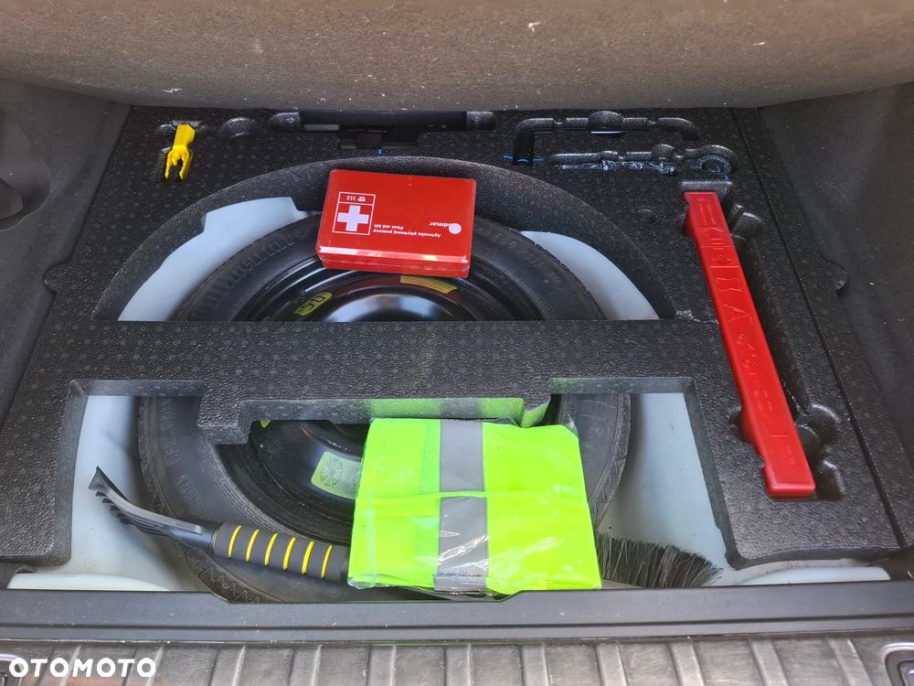 Peugeot 2008 BlueHDi 100 STOP & START Active - 9
