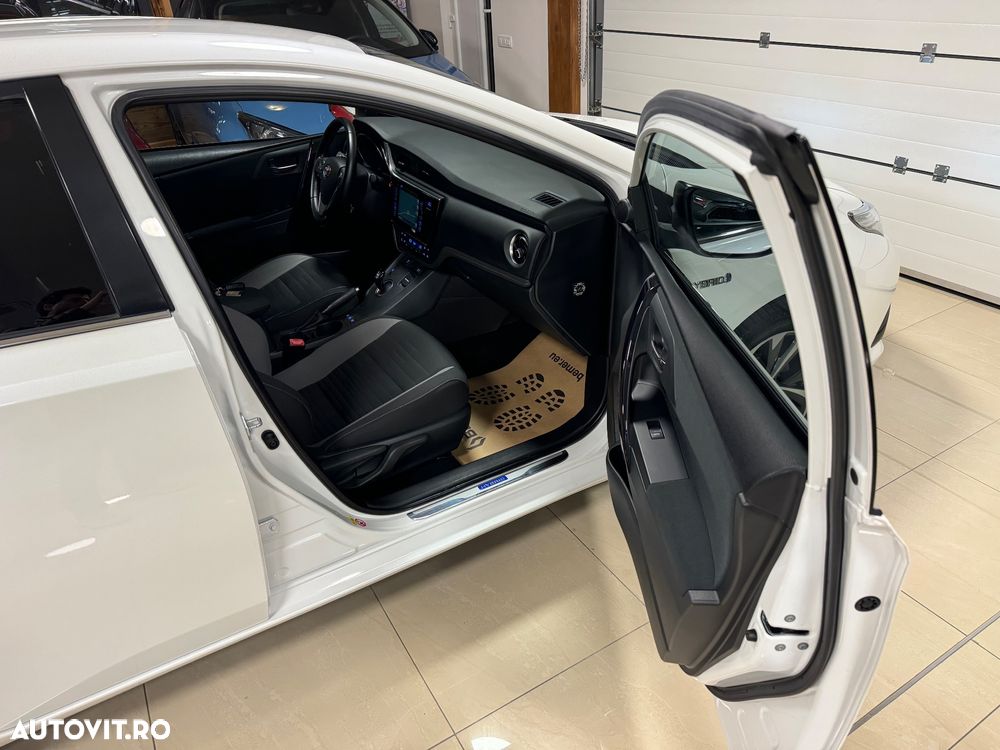 Toyota Auris 1.8 VVT-i Hybrid Automatik Touring Sports Team Deutschland - 9