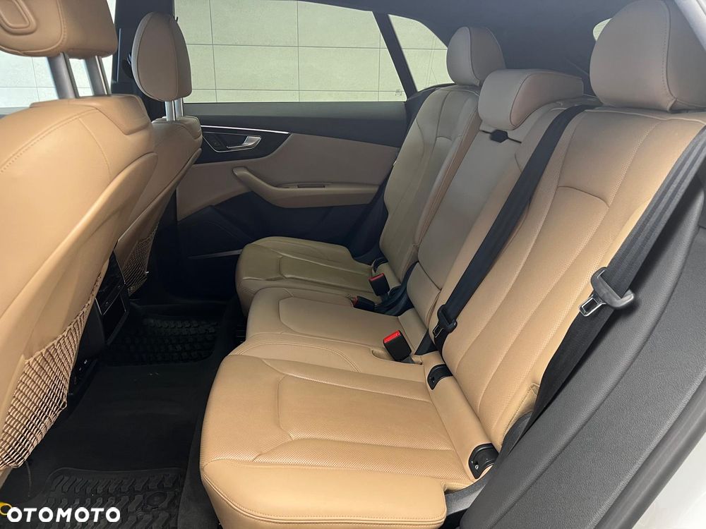 Audi Q8 55 TFSI quattro tiptronic - 8