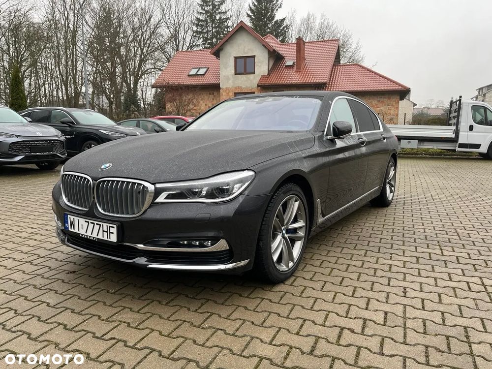 BMW Seria 7 750i xDrive - 4