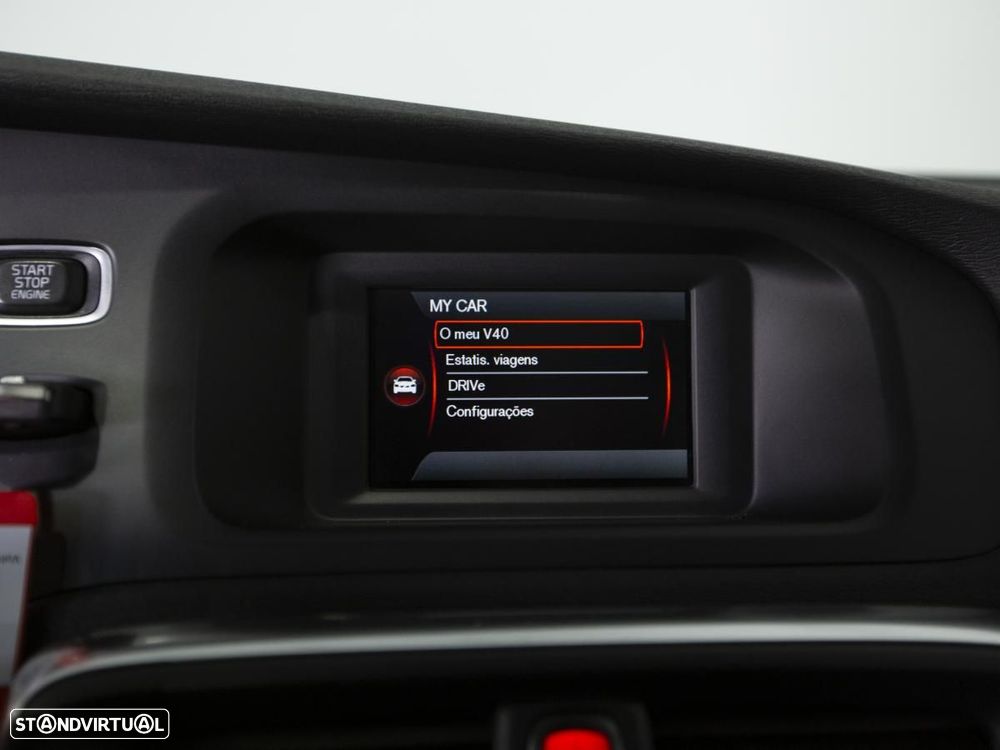 Volvo V40 Cross Country - 17