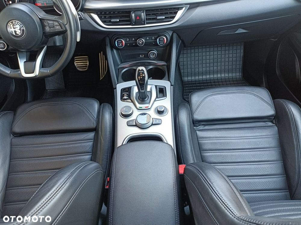 Alfa Romeo Stelvio - 26