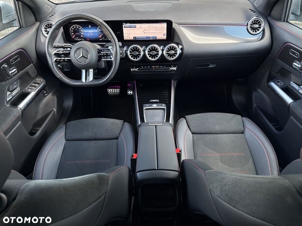 Mercedes-Benz GLA - 17