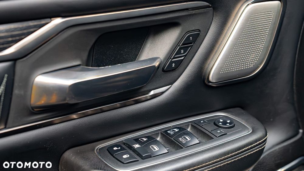 RAM 1500 5.7 Crew Cab Limited - 34