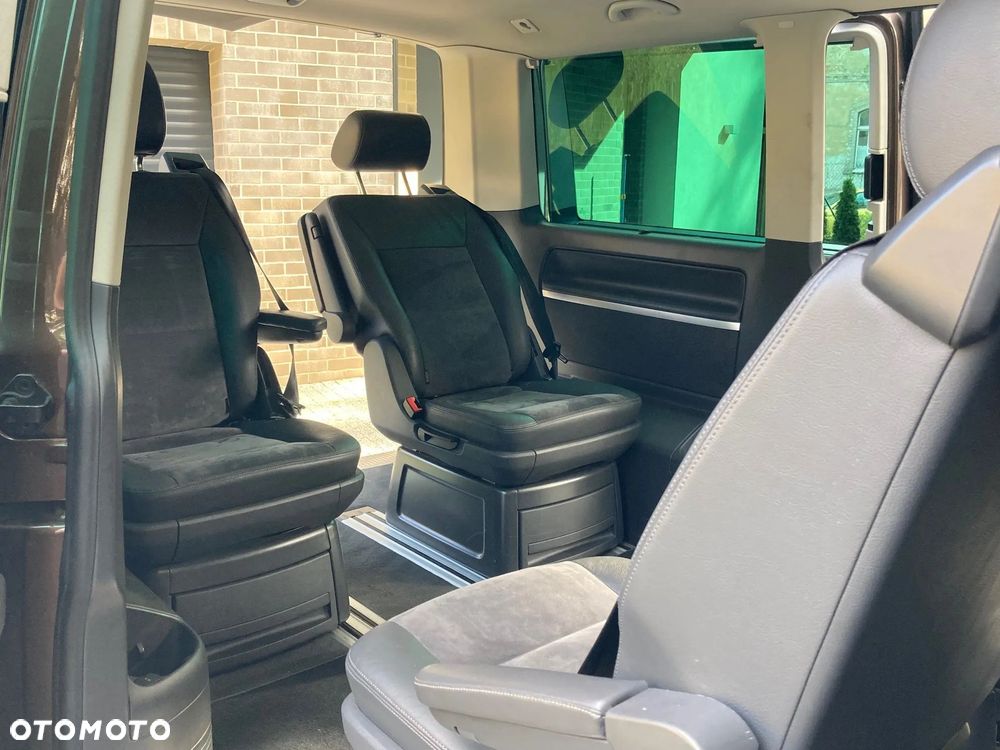 Volkswagen Multivan - 12