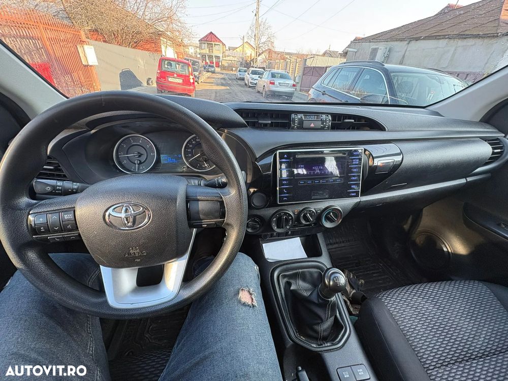 Toyota HILUX - 5