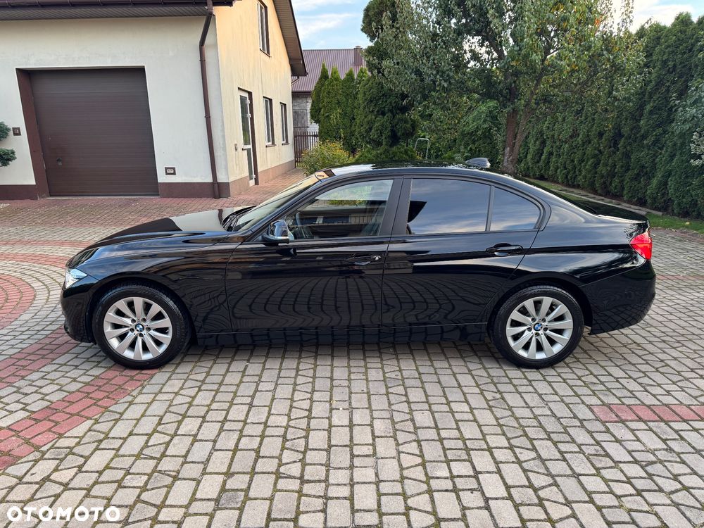 BMW Seria 3 320i GPF xDrive M Sport Shadow sport - 24