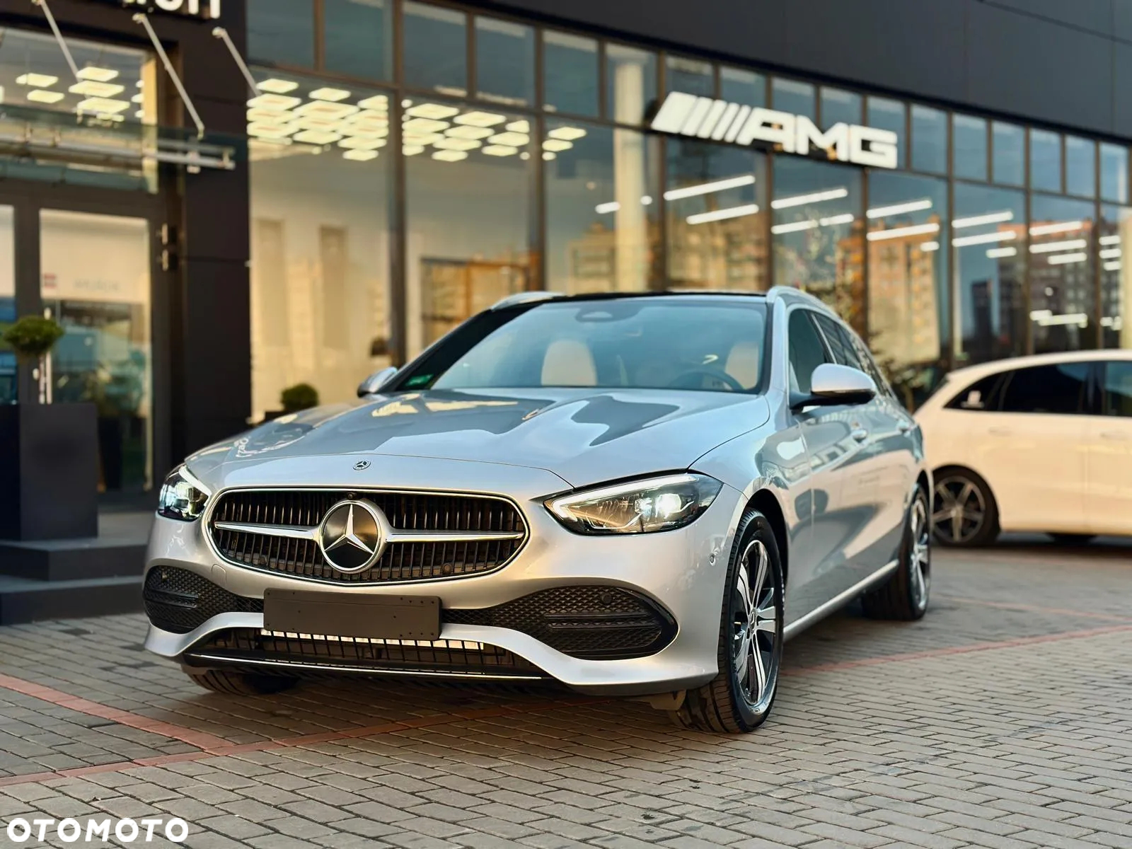 Mercedes-Benz Klasa C 300 de PHEV 4-Matic Avantgarde - 33