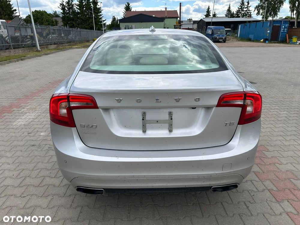 Volvo S60 - 17