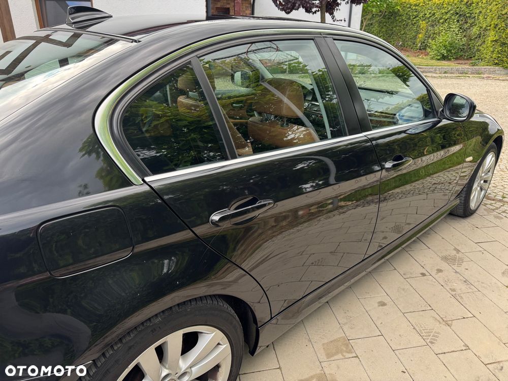 BMW Seria 3 325d DPF Edition Sport - 10