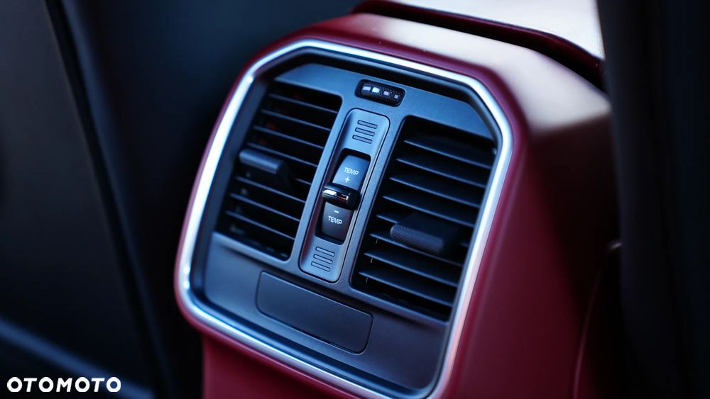 Porsche Macan T - 13