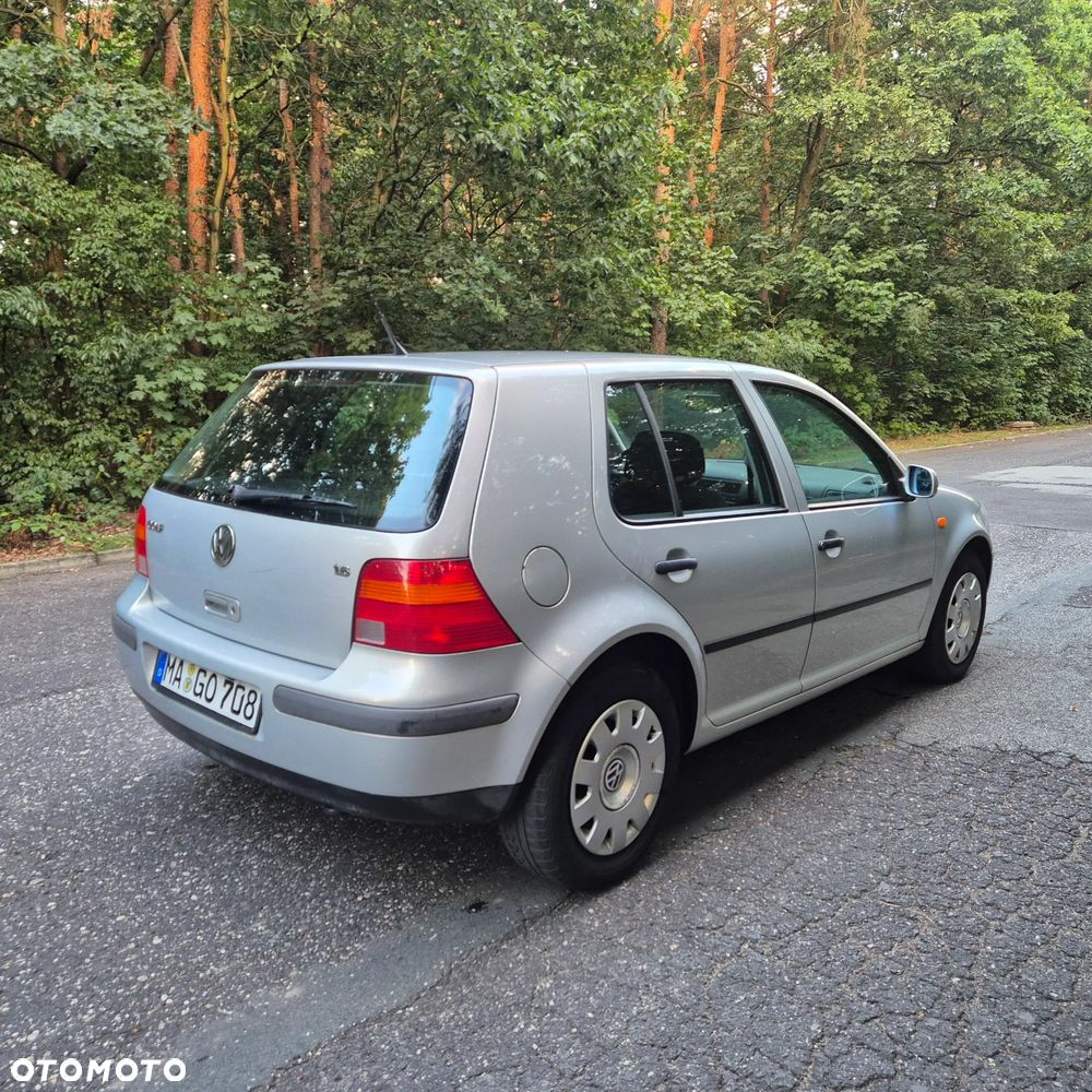 Volkswagen Golf 1.6 - 4