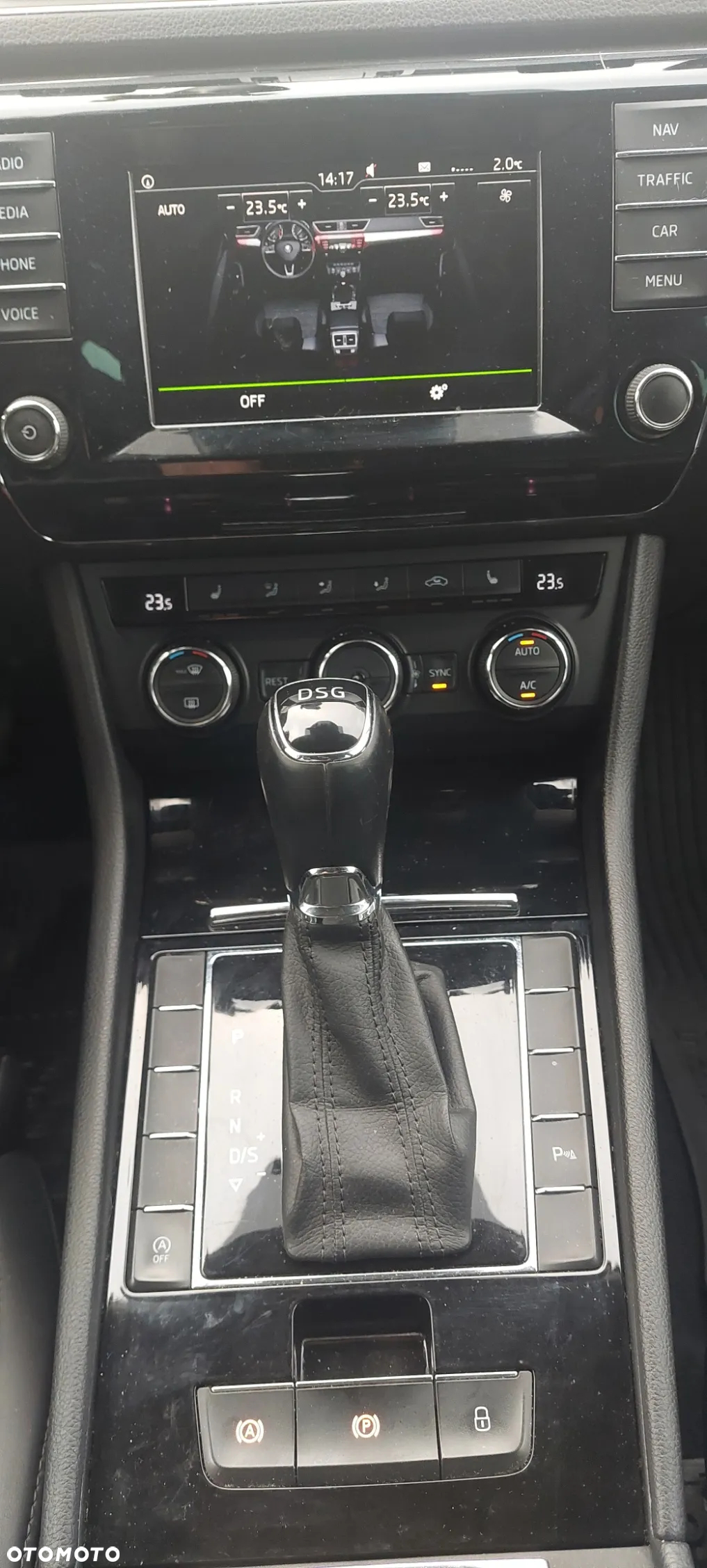 Skoda Superb Combi 2.0 TDI DSG Ambition - 19