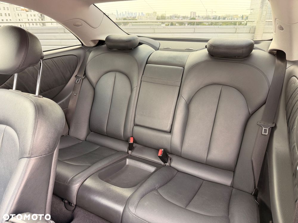 Mercedes-Benz CLK - 10