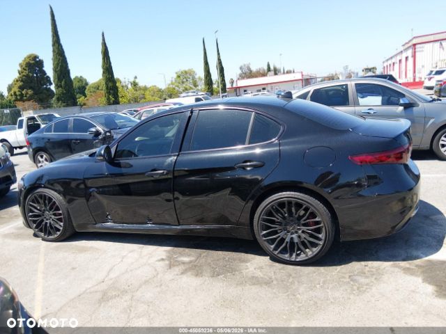 Alfa Romeo Giulia 2.0 Turbo 16V AT8 Veloce Ti - 14