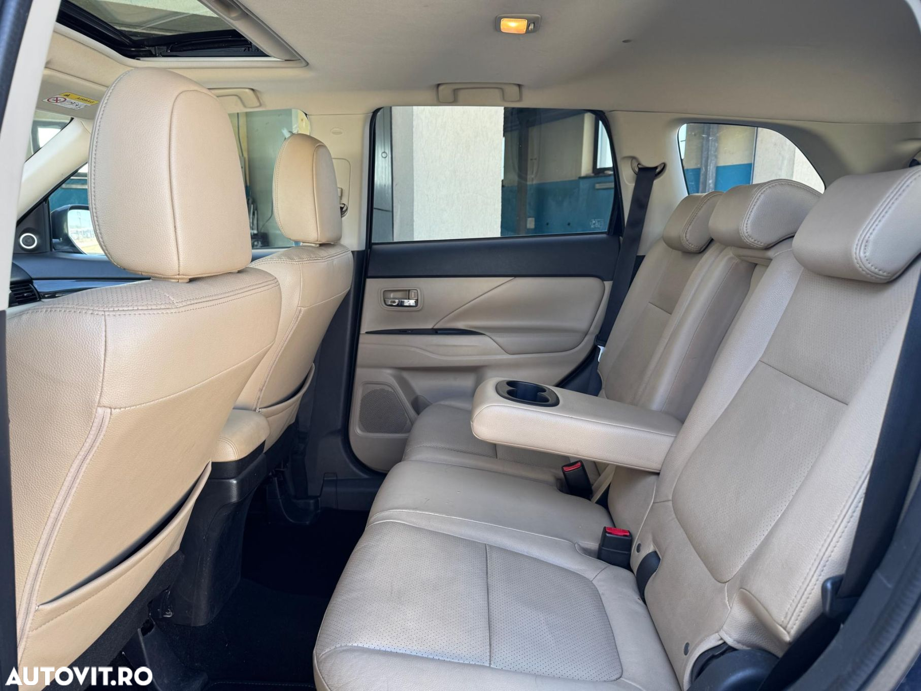 Mitsubishi Outlander - 23