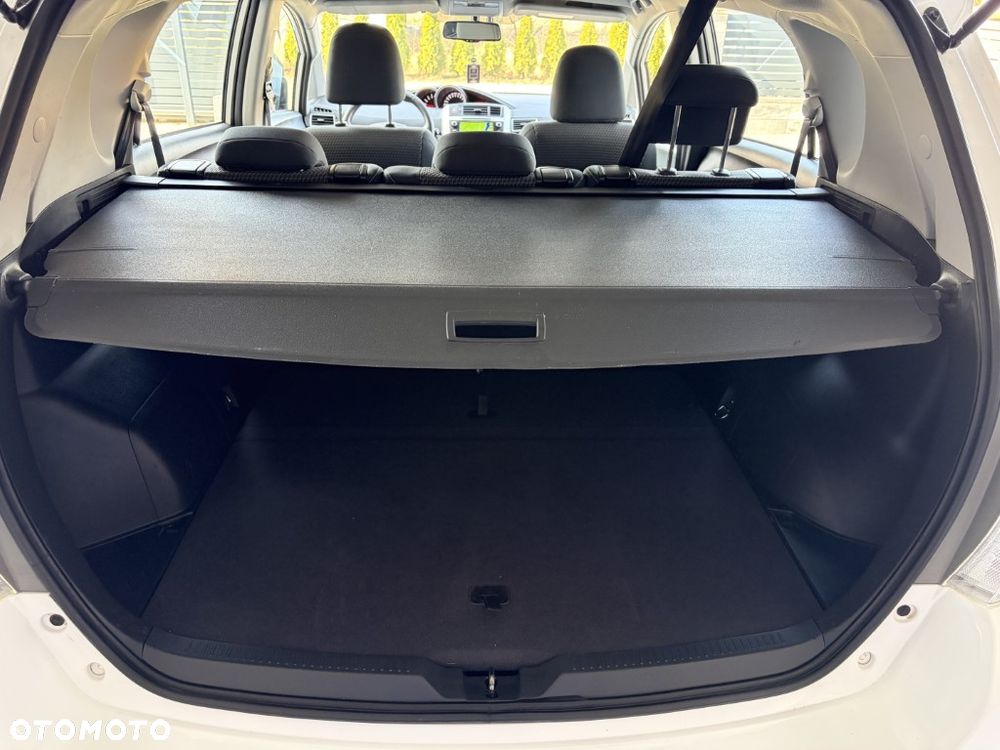 Toyota Verso 1.6 D-4D Prestige - 25