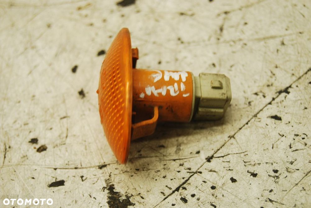 KIERUNKOWSKAZ W BŁOTNIK 93BG13K309AD FORD RANGE MONDEO KA - 2